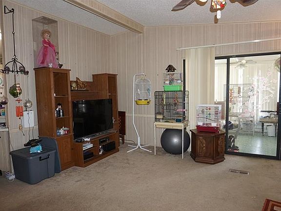 2nd image of 3201 Hickory Dr