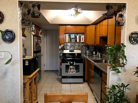 2nd image of 20 Anita St #A
