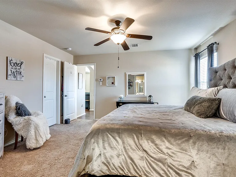 1606 Meadow Creek Dr — Photo 17