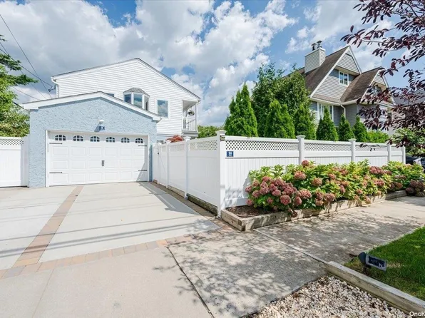 90 Albany Boulevard, Atlantic Beach, NY 11509