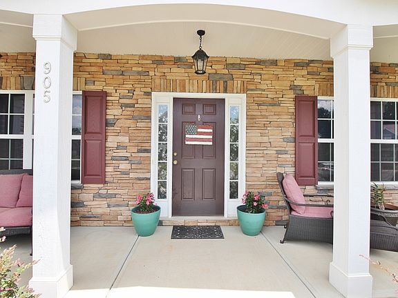 5th image of 905 High Glenn Ct