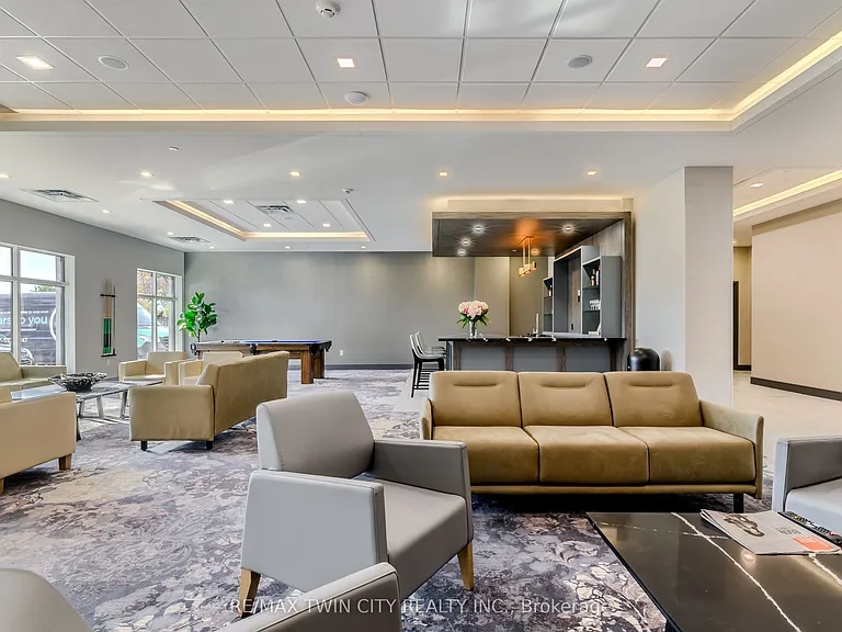 152 N Park St #201 — Photo 16