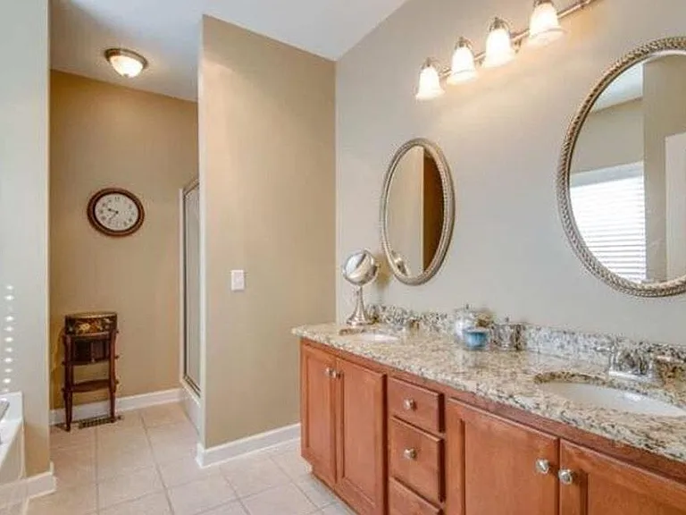 Master bathroom. With garden tub and separate shower.
