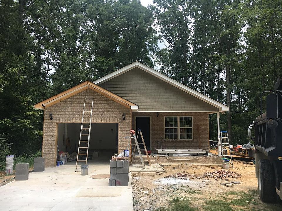 2nd image of 401 Brooker Dr
