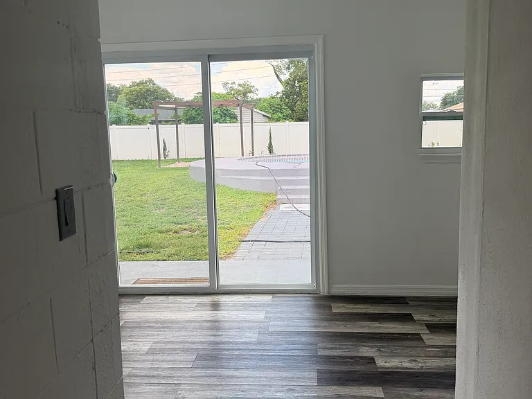 4870 Seminole Ave — Photo 29