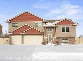 921 Breckenridge Ln, Montrose, MN 55363