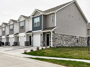 3 BD | 2.5 BA | 1418 SQFT