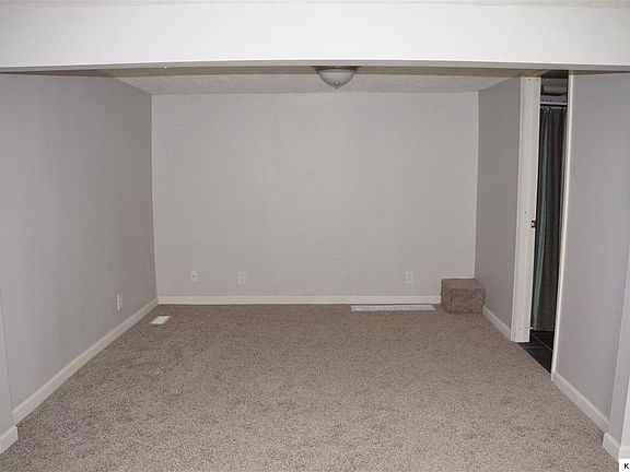 3rd image of 103 Crystal Ave