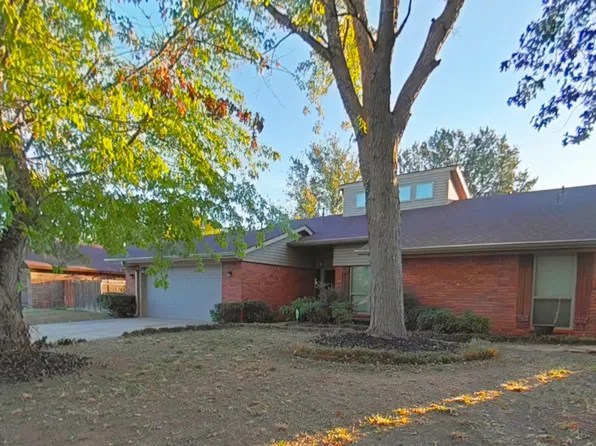 2303 NE 9th St, Lawton, OK 73507