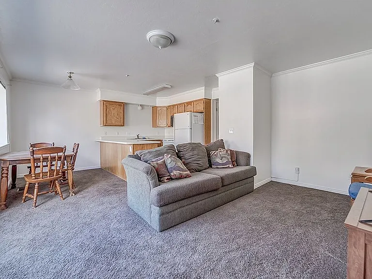 949 N University Ave #17 — Photo 5
