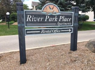 1010 Eastern Trl APT 104, Mukwonago, WI 53149