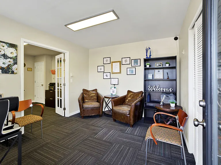 Kentwood Apartments — Photo 13