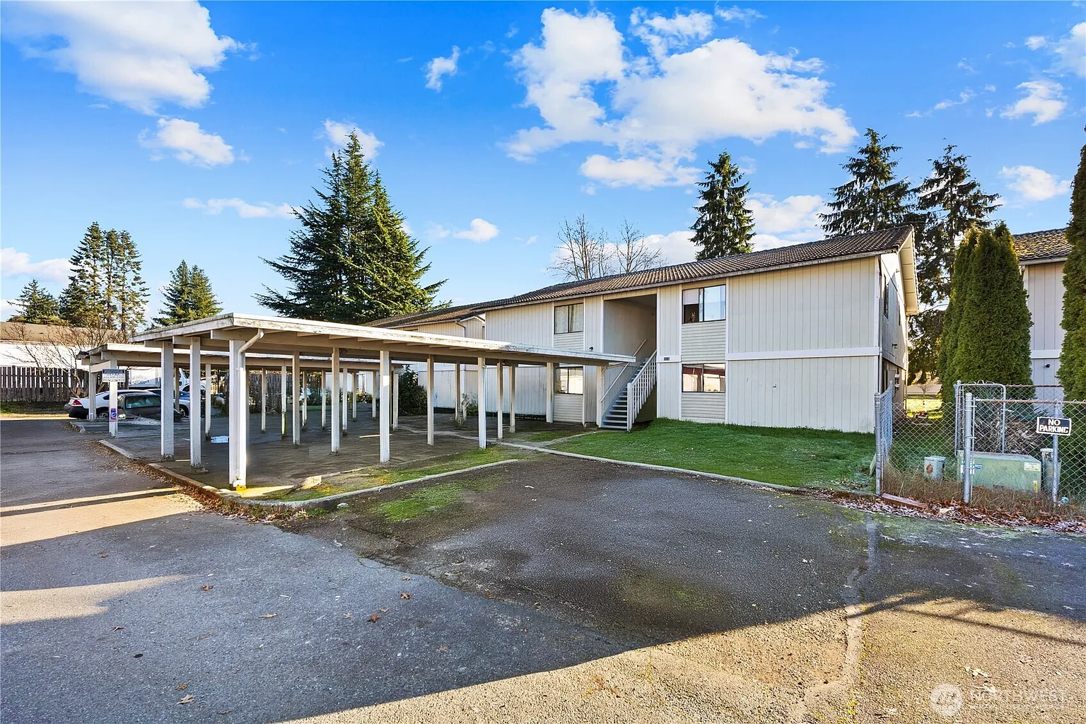 2826 D Place SE photo 1