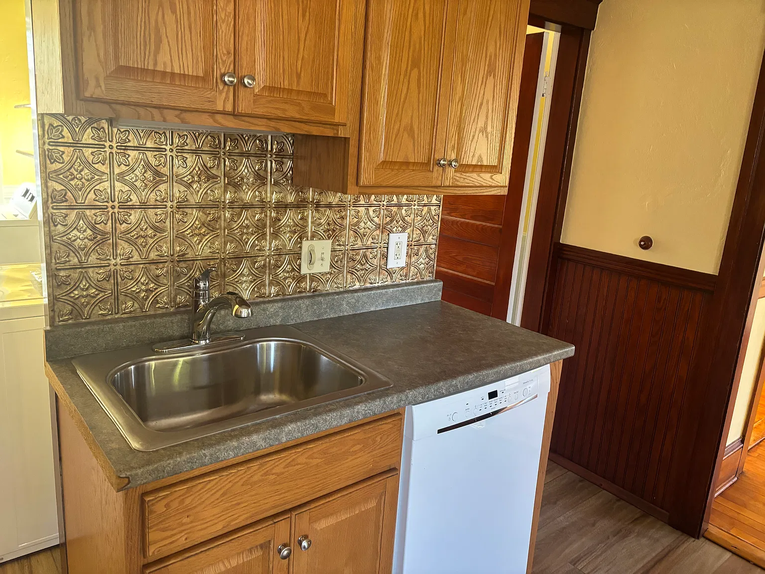 4 bed, 1250 sqft, $2,500 — Photo 2