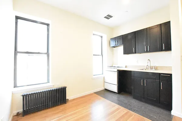Rented by Clove Realty LLC | media 2