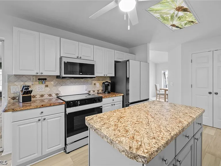 2423 Everest Pkwy — Photo 10