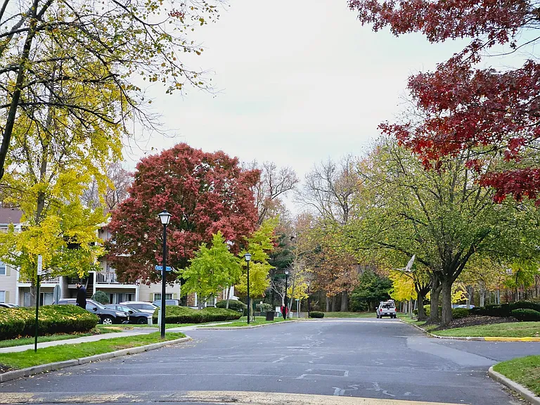 32 Holly Ct #32 — Photo 2