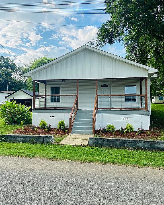 1st image of 261 Wisteria St