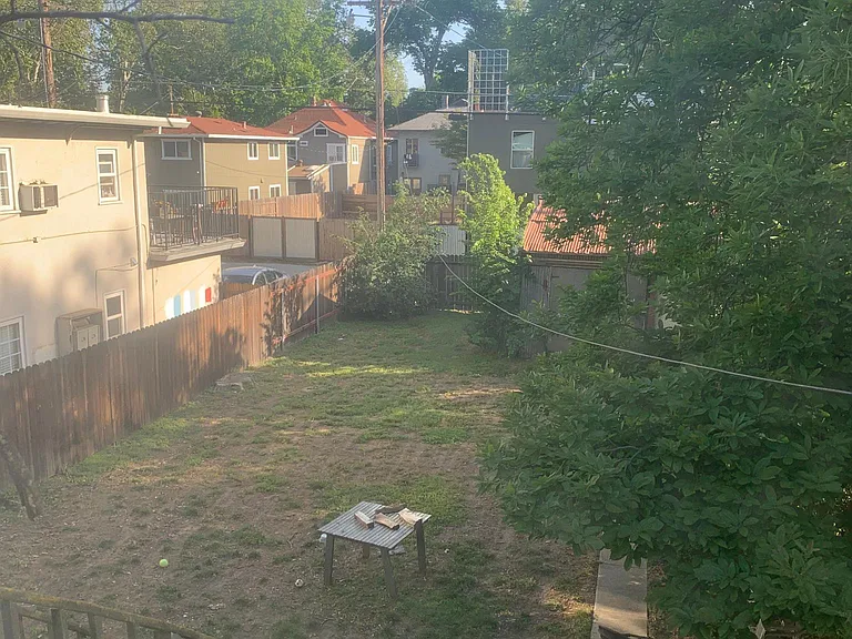 2314 E St — Photo 16