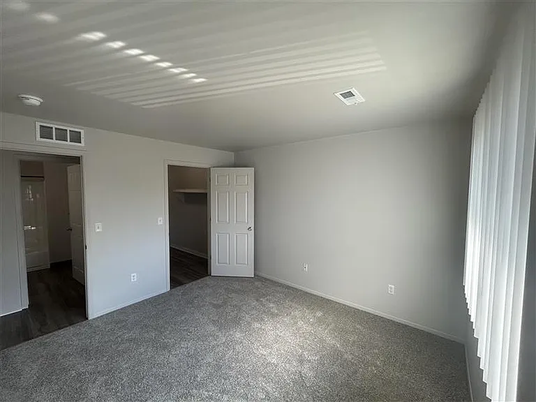 Woodland Villa Apartments — Photo 30