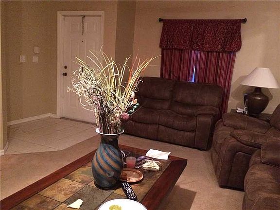 4th image of 2220 SE 24th Pl #2220