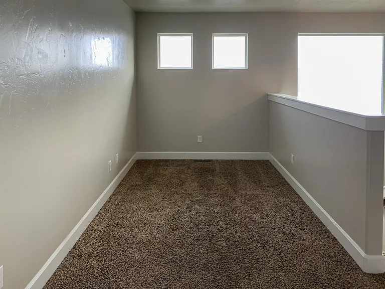 764 E Ionia Dr — Photo 13