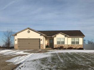8670 Gilmour Ln, Freeland, MI 48623