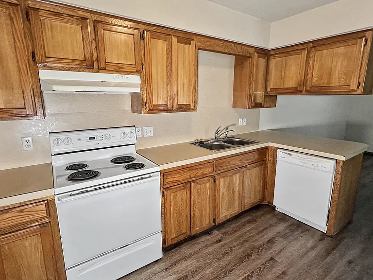 1231 Turner Pl — Photo 6