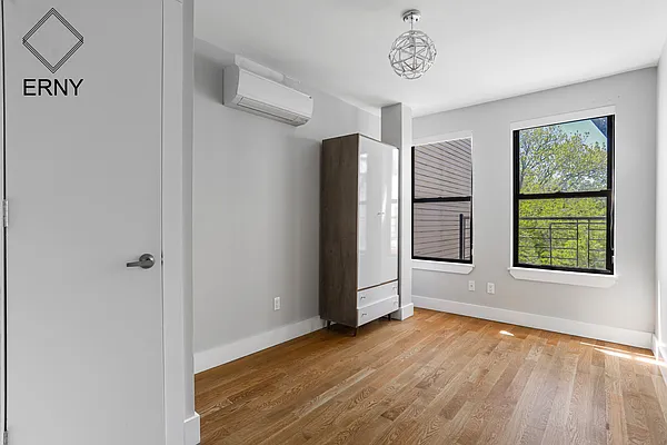 Rented by ERNY LLC | media 22