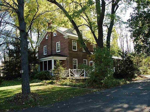 2nd image of 17 Stanford Ct