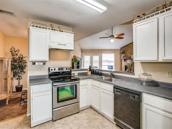5th image of 3018 Pepperidge Dr