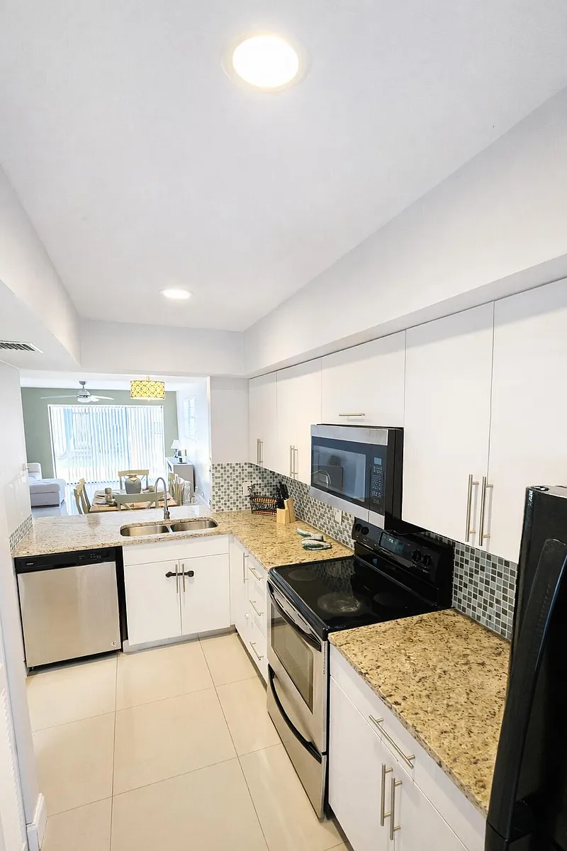 Building Photo - 11596 NW 45th St #4