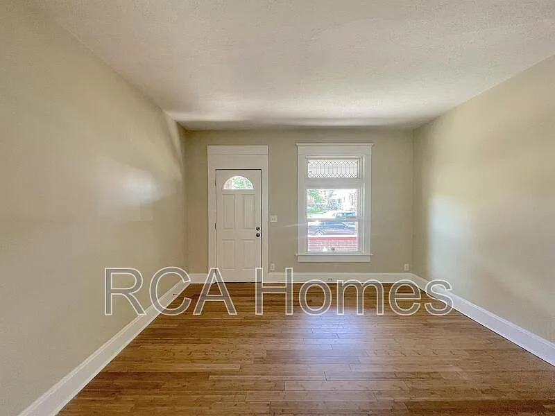 3 bed, 1.5 bath, 1700 sqft, $1,450 — Photo 3