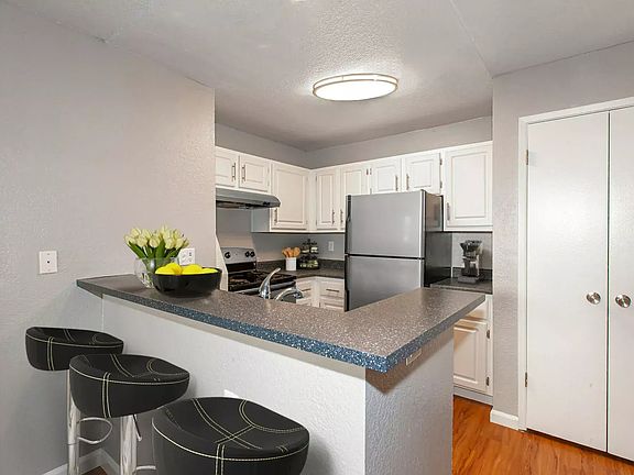 SOM_kitchen_vtpkyi