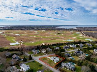 17 Underhill Dr, Southampton, NY 11968