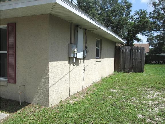 5th image of 1003 NE Oak St