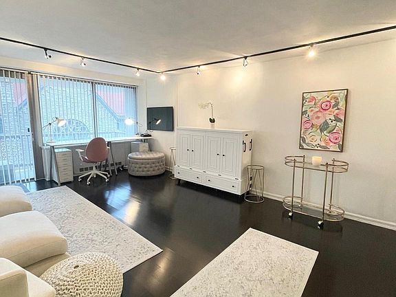 5th image of 2401 Pennsylvania Ave APT 7C48