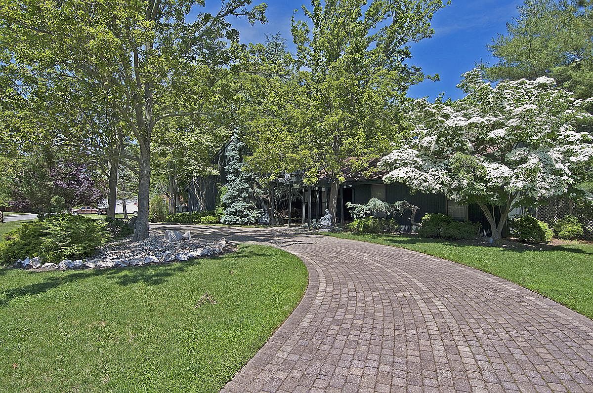 51 Deer Run, East Islip, NY 11730 Zillow