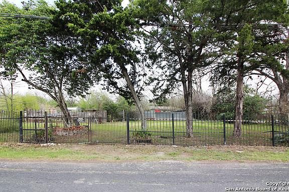 4th image of 129 Story Ln