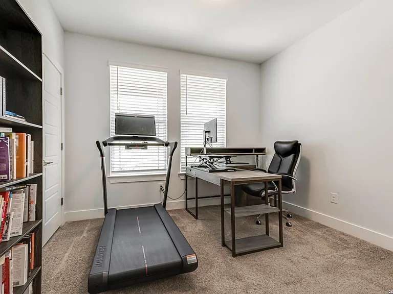1426 E Sandalwood Ln — Photo 25