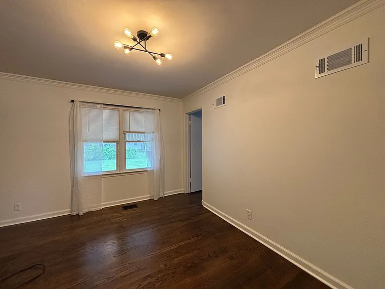 2633 S Toledo Ave — Photo 4