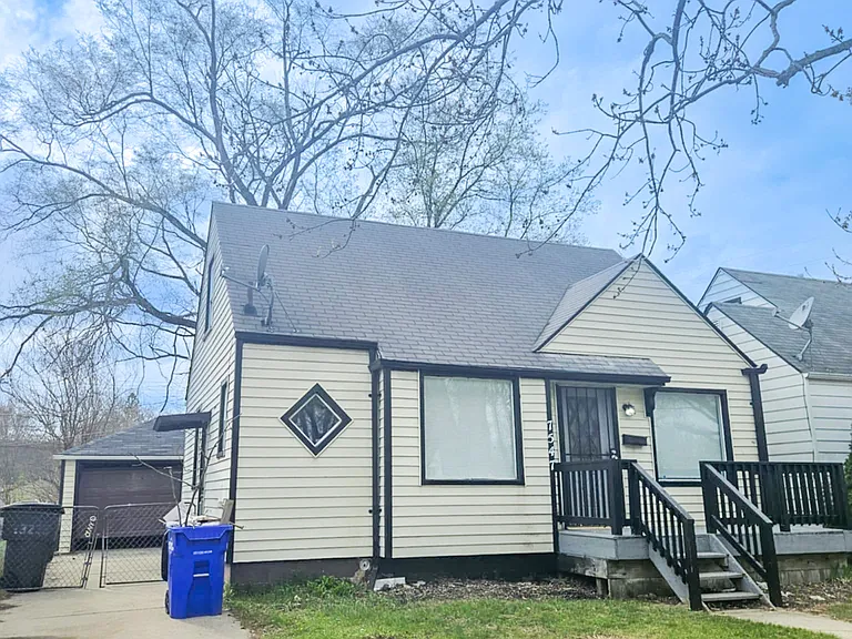 7547 Lamphere — Photo 3
