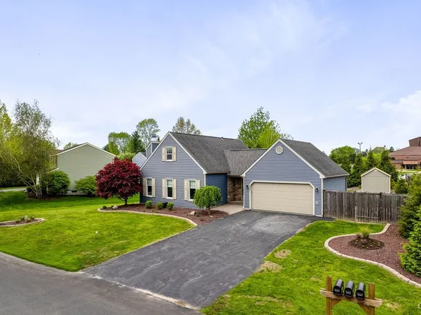 8263 Cottonwood Ct, Liverpool, NY 13090