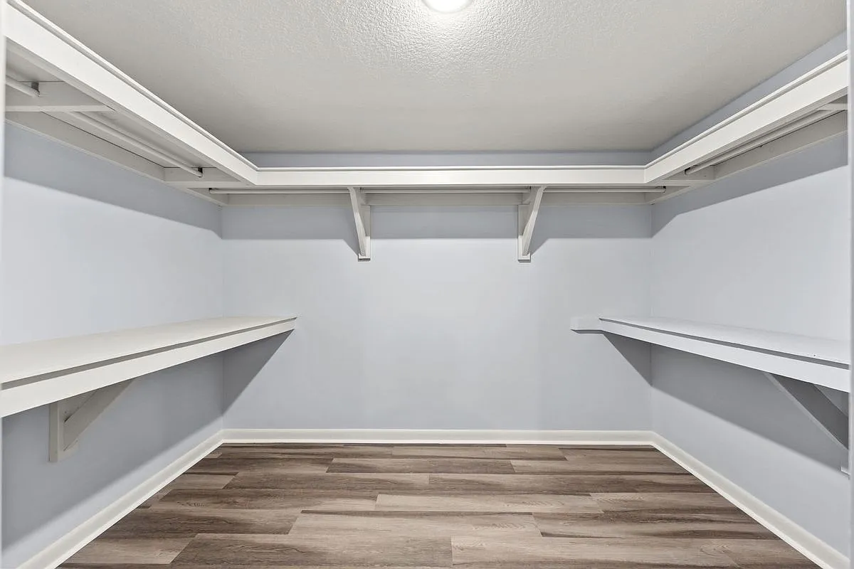 3 bed, 3.0 bath, 2188 sqft, $2,200 — Photo 3