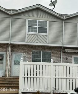 17 Sea Crest Ln, Staten Island, NY, 10307