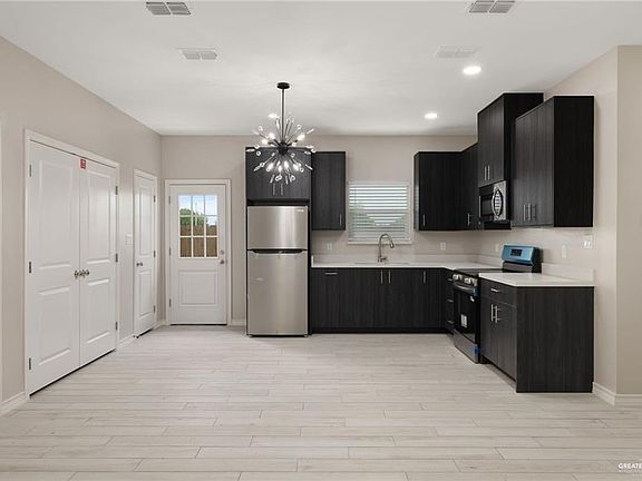 4th image of 188 Farrell Rd #2