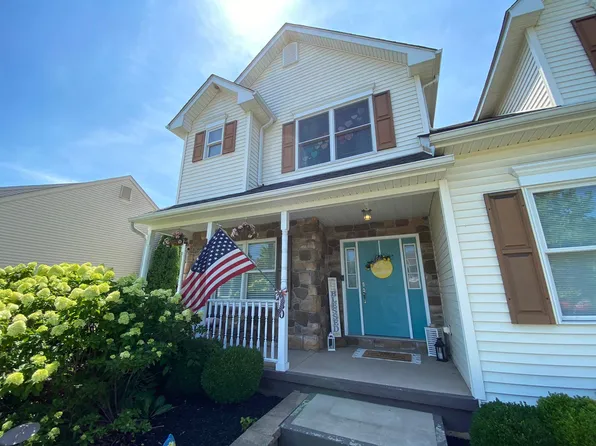 30 Millbrook Ct, Palmer Twp, PA 18045