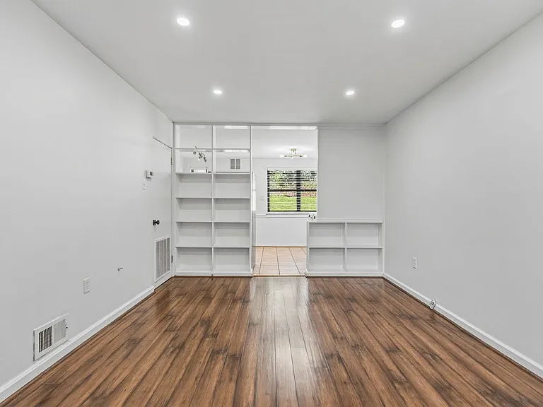 16 Faris Cir — Photo 12