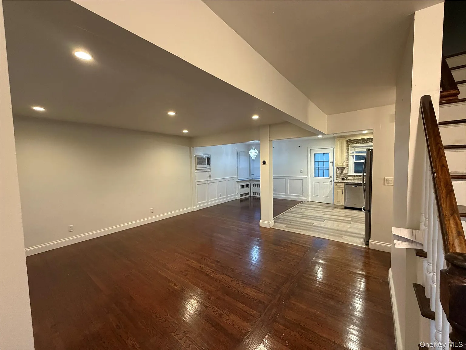 4 bed, 3.0 bath, 1406 sqft, $8,000 — Photo 4