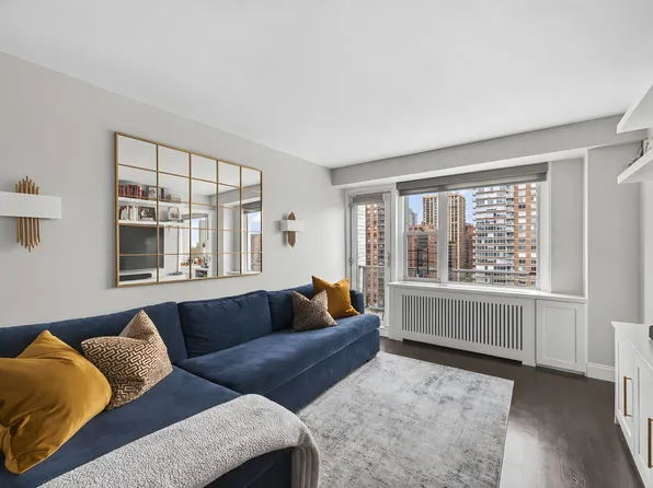 400 East 77th Street image 1 of 10